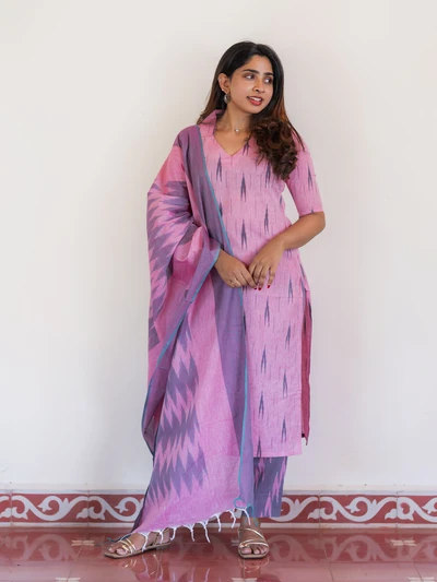 Pink Smoke Ikkat Kurta Set With Dupatta